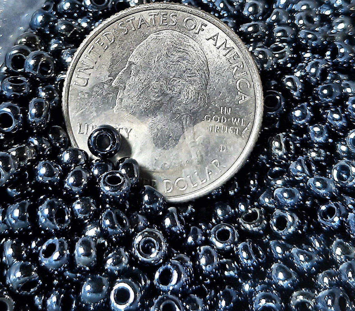 6/0 Gunmetal Sphinx Luster Loose Czech Seed Beads 25g