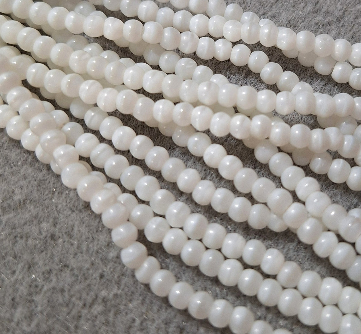 3mm White Silk Smooth Round Druk Glass Beads 200ct